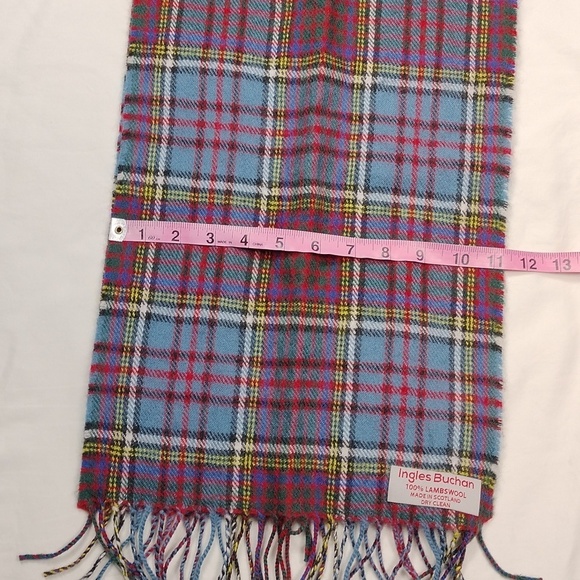Ingles Buchan 100% lambswool scarf - Picture 6 of 7